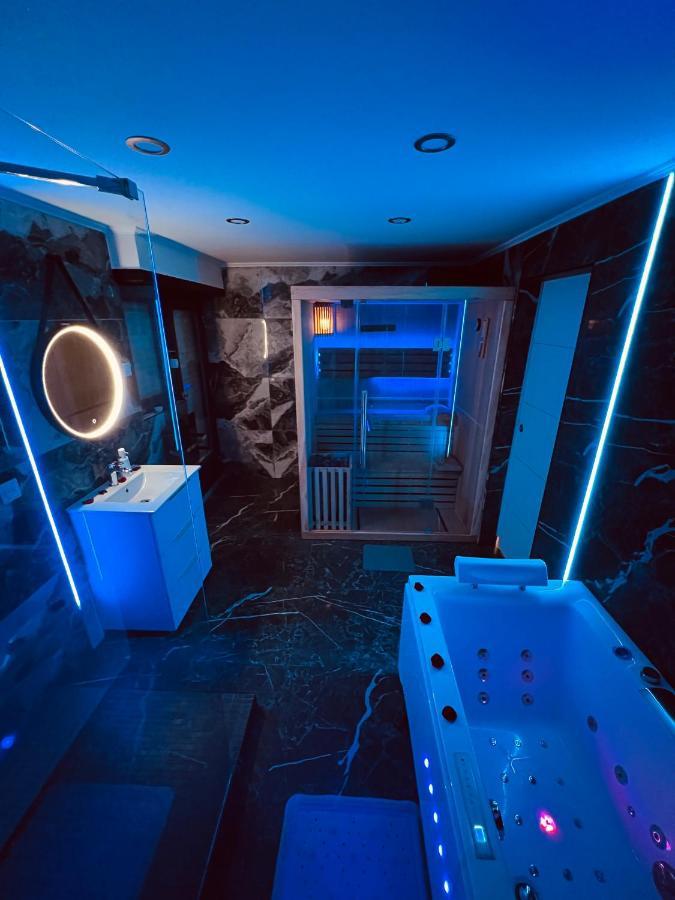 Appart Hotel Avec Sauna, Jacuzzi, Страсбург Экстерьер фото