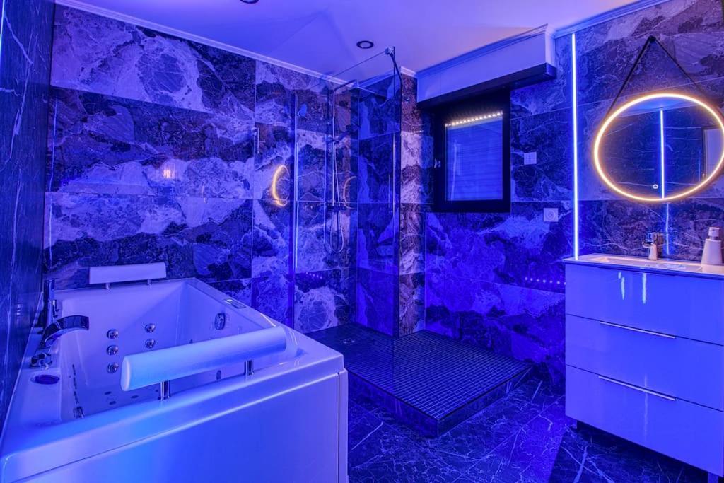 Appart Hotel Avec Sauna, Jacuzzi, Страсбург Экстерьер фото